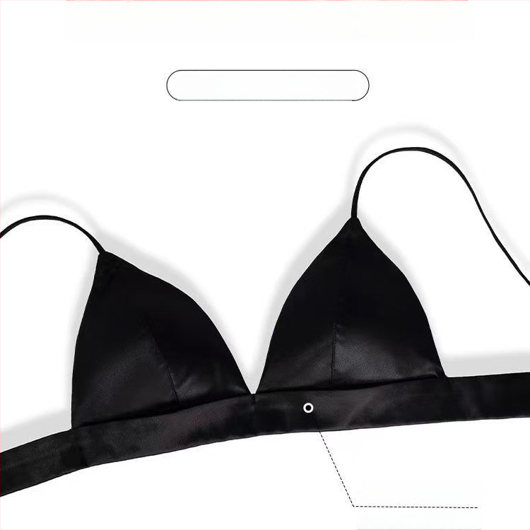 Liemenėlė su trikampiais puodeliais, ploni formuojami puodeliai, fiksuoti pečiai, be vielos, nailono audinys, prancūziškas prabangus stilius