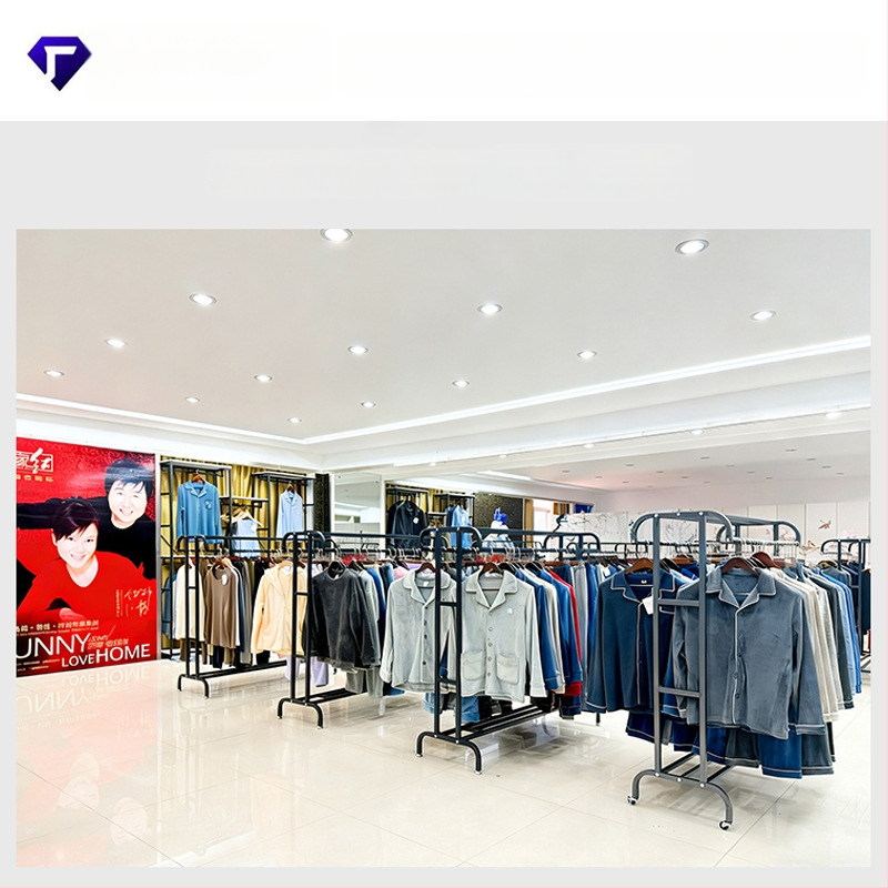 Muška bez rukava vest s širokim ramenima; Pamuk tretiran tekućim amonijakom; 95% pamuk; V-oblik izreza; Duljina do struka