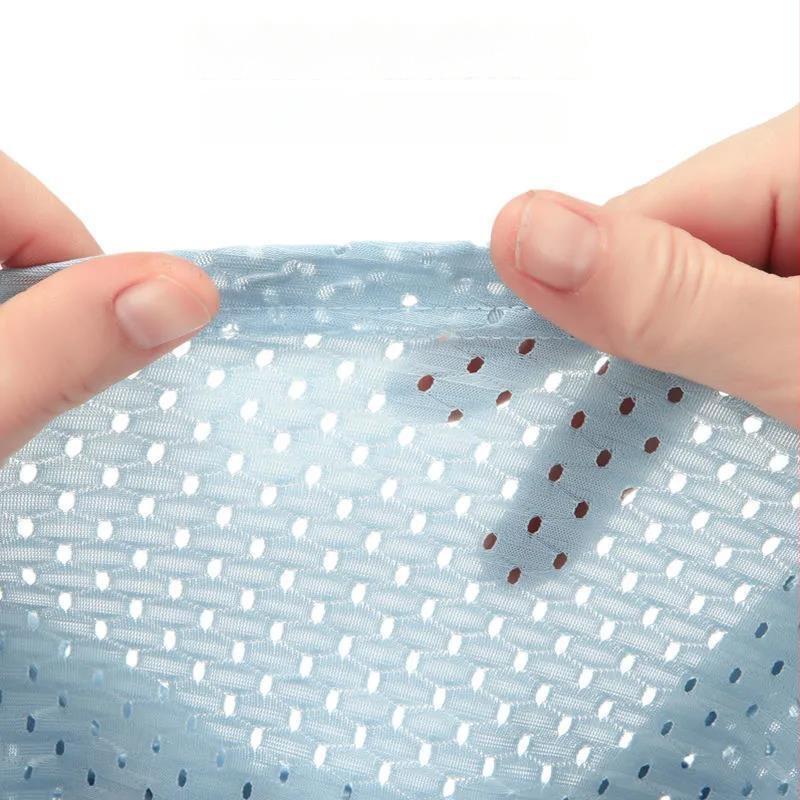 Vyriniai boxeršortai iš poliesterio – kvėpuojantys, greitai džiūstantys, mezgto tinklinio audinys, vidurio juostos aukštis, raidžių/skaičių raštas