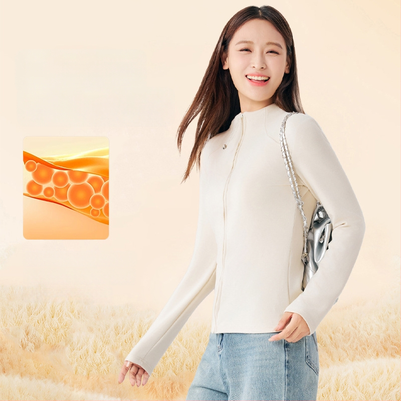 Sieviešu termo jaka ar velūra iekšējo odieru un pusi stāvoša kakla, viskozes audums, 201–250 g/m2, piemērota gan ārējai jakai, gan kā pamatslānis