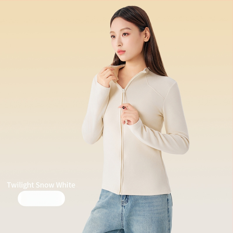 Sieviešu termo jaka ar velūra iekšējo odieru un pusi stāvoša kakla, viskozes audums, 201–250 g/m2, piemērota gan ārējai jakai, gan kā pamatslānis