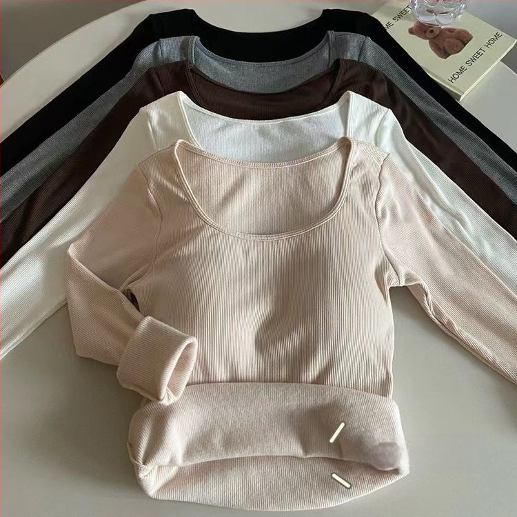 Viskozes pamata tops ar fleece iekšējo odere un krūšu spilventiņu, dubultslānis, garie piedurknes, kvadrātveida kakla izgriezums, sievietēm