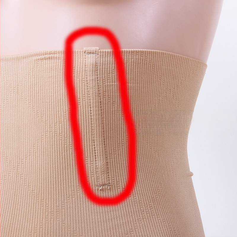 Vyrų aukšto juosmens kūno formuojančios apatinių; pagrindinė medžiaga: nailonas; kirkšnies įdėklas: medvilnė; vientisas raštas