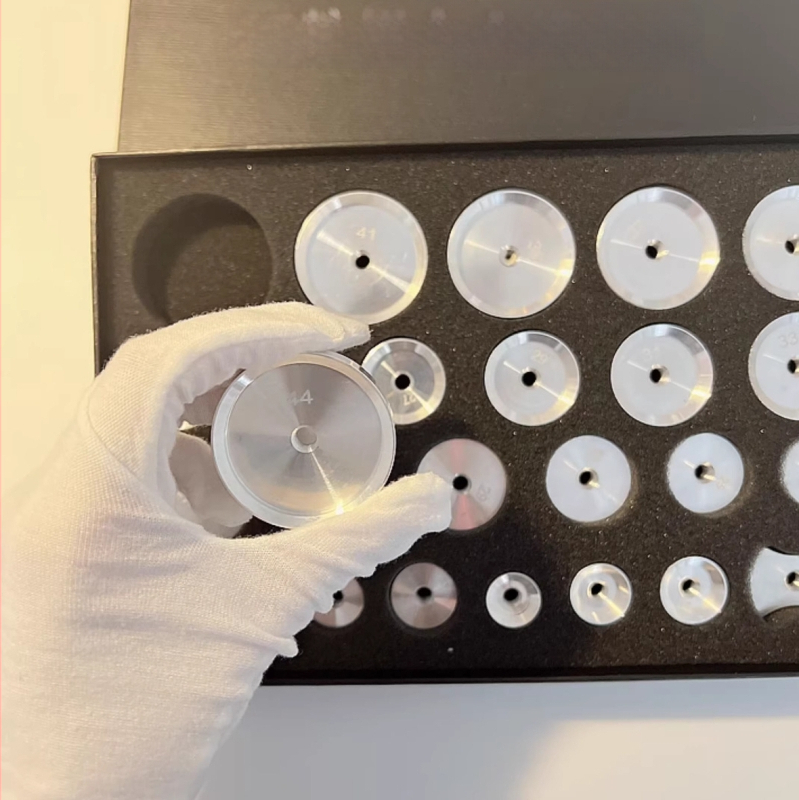 Laikrodžių remontui skirtas komplektas su aliuminio lydinio forma, 1 rinkinys, nacionalinės sistemos formatas, namų naudojimui