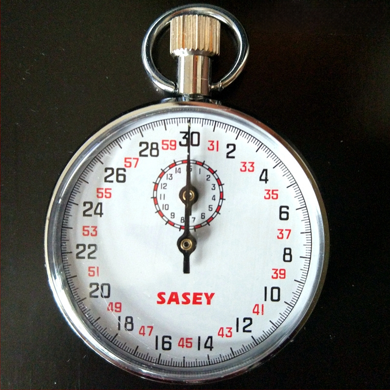 Mechaninis chronometras su nerūdijančio plieno korpusu, atsparus vandeniui, su pauzės funkcija, minimali skalė 0,1, grynoji masė 120 g