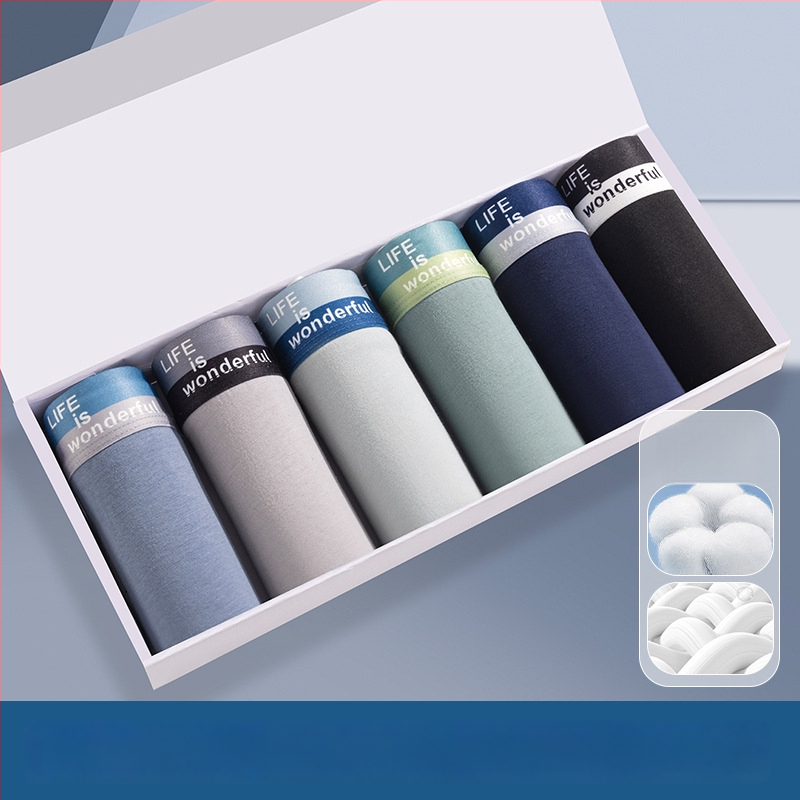 Meeste bokserid, 95–100% puuvillast kudum, keskmise taljejojojoonega, hingavad ja elastsed, kirkšnies vooder viskoos 80–90%.