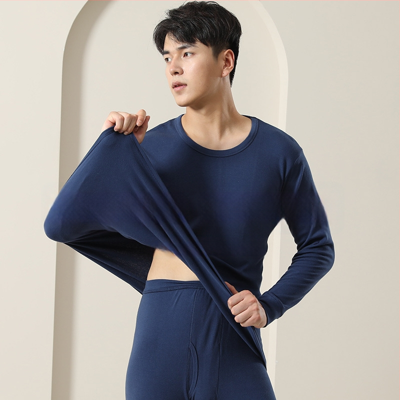 Vyrų medvilninis šilto apatinio komplektas su vidutiniškai aukštu kaklu, laisvas kirpimas, viengubas sluoksnis, ekstra storas audinys 301–350 g/m², 100% medvilnė pamušalas, skirtas vyresniems vyrams.