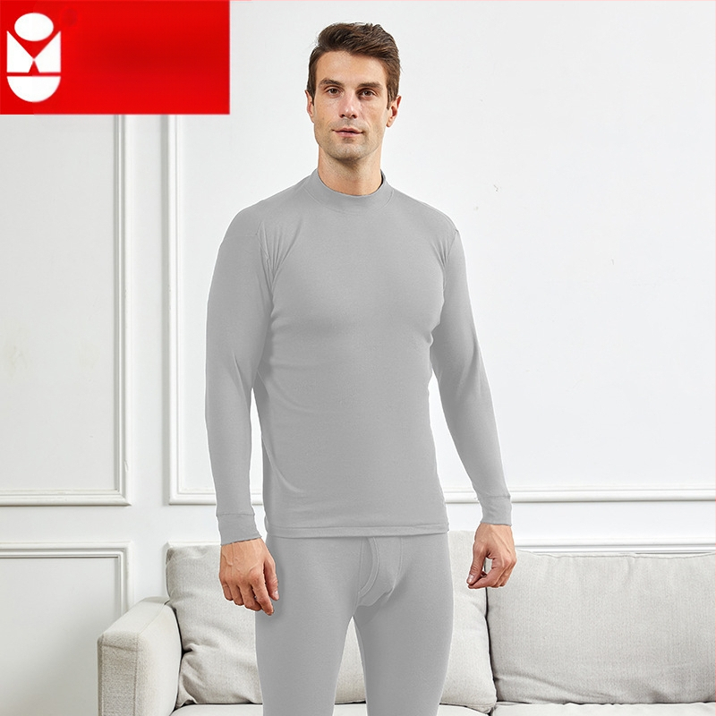 Vyrų medvilninis šilto apatinio komplektas su vidutiniškai aukštu kaklu, laisvas kirpimas, viengubas sluoksnis, ekstra storas audinys 301–350 g/m², 100% medvilnė pamušalas, skirtas vyresniems vyrams.