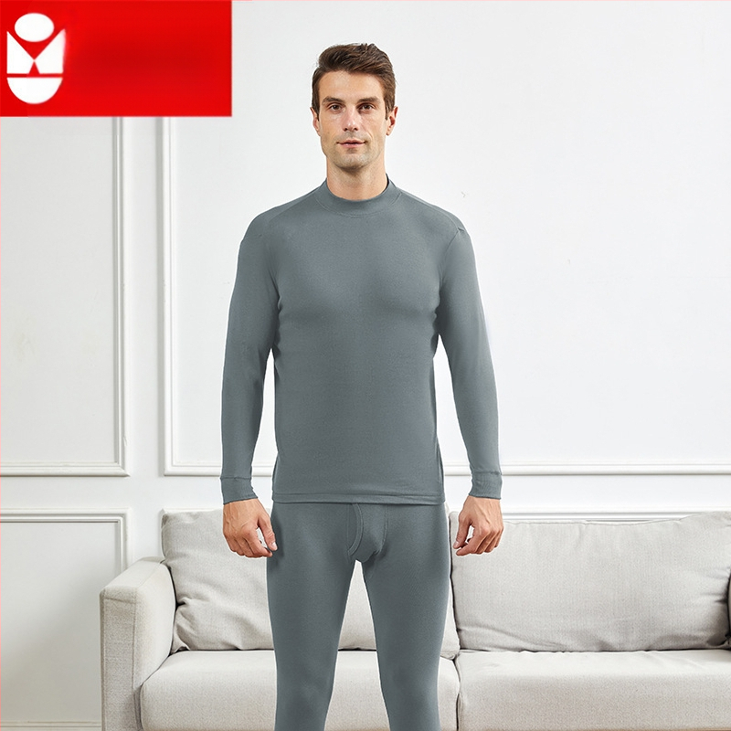 Vyrų medvilninis šilto apatinio komplektas su vidutiniškai aukštu kaklu, laisvas kirpimas, viengubas sluoksnis, ekstra storas audinys 301–350 g/m², 100% medvilnė pamušalas, skirtas vyresniems vyrams.