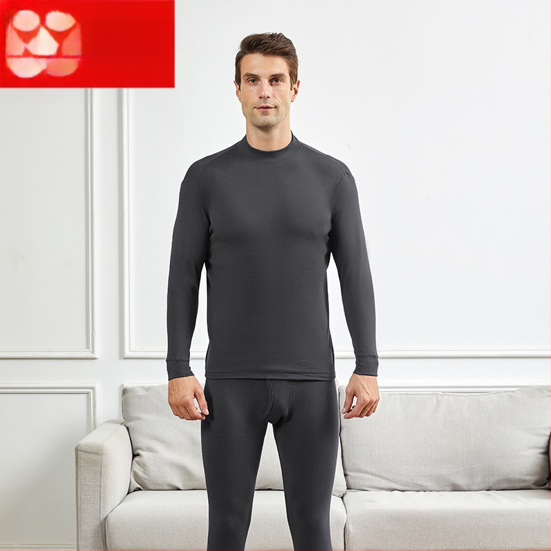 Vyrų medvilninis šilto apatinio komplektas su vidutiniškai aukštu kaklu, laisvas kirpimas, viengubas sluoksnis, ekstra storas audinys 301–350 g/m², 100% medvilnė pamušalas, skirtas vyresniems vyrams.