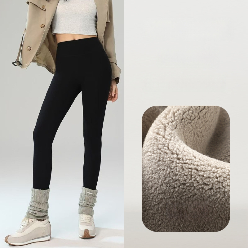 Bezšivne pamučne legice s fleece podstavom i prugastim uzorkom, duljina 9/10, debele, visoko elastične (pamuk-spandeks smjesa; pruge)