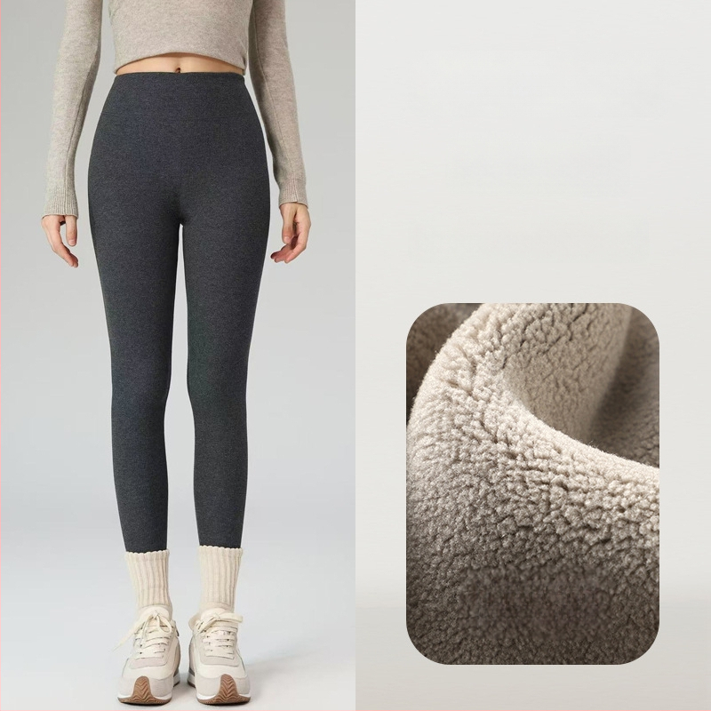 Bezšivne pamučne legice s fleece podstavom i prugastim uzorkom, duljina 9/10, debele, visoko elastične (pamuk-spandeks smjesa; pruge)