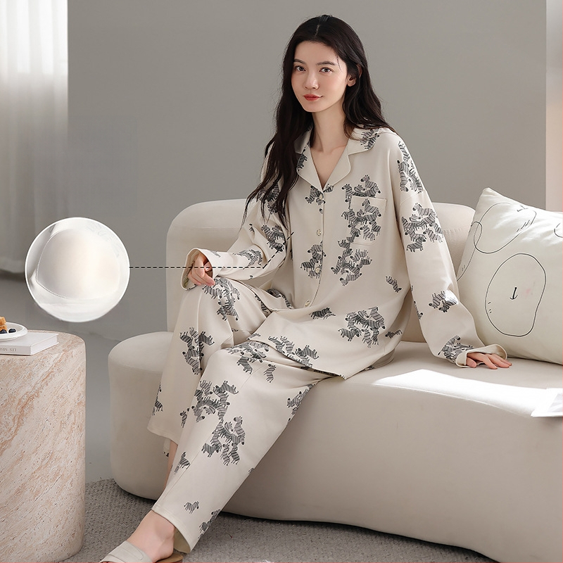 100% pamut pizsama szett melltámasz betéttel, hosszú ujjú, reveres gallérral, nadrággal, lélegző és kényelmes otthoni viselet