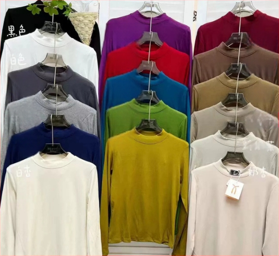 Modalinis pagrindinis topas su puse aukšto kaklo, ilgomis rankovėmis, laisvas kirpimas, žiema 2025