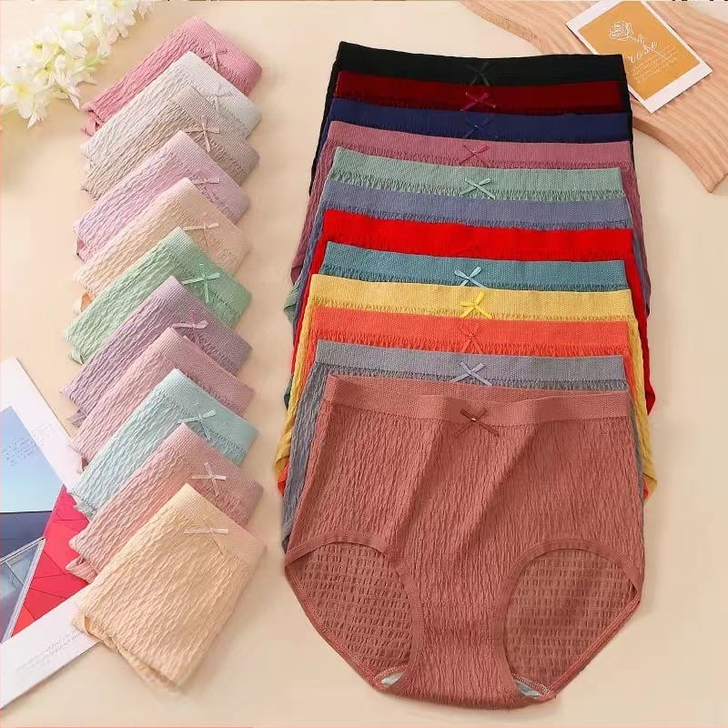 Plus veličine pamučne gaćice s visokim strukom, prozračné, pletene, udio pamuka 50–70%, 100% pamuk podstava u području prepona