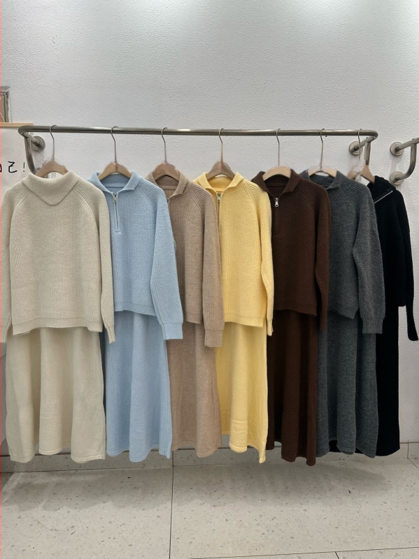 Фенна Фу комплект: плетена блуза и дълга пола, едноцветен, полиестер-еластанова смес, есен 2025, корейско-японски небрежен стил