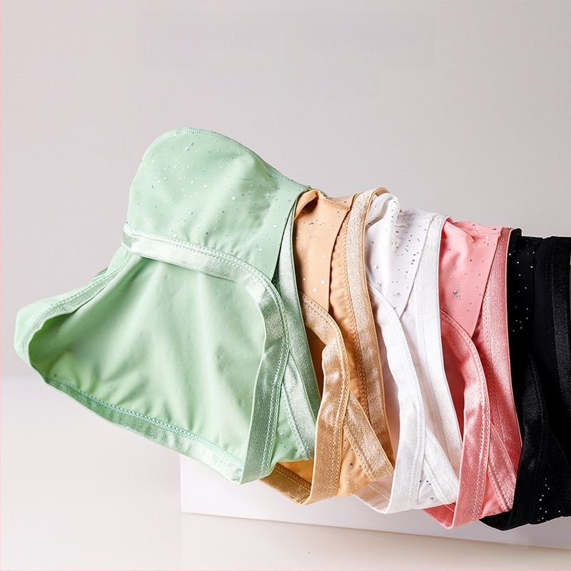 Muške briefs s G‑krojem, prozračni najlon (80–90%), U‑vrećica, niski struk, pleteni materijal