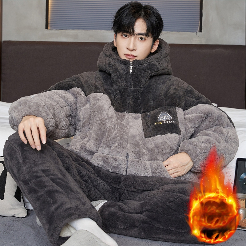 Muške pidžame – tri sloja quilted pamuka, debeli fleece podstava, okrugli ovratnik, dugi rukavi, karikatura stil