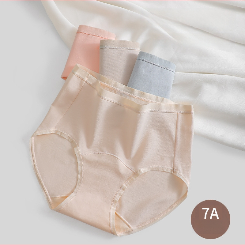 Дамски памучни бикини с средна талия — дишащи и антибактериални, плетена материя, основен състав 90–95% памук, подплата в чатала от памук