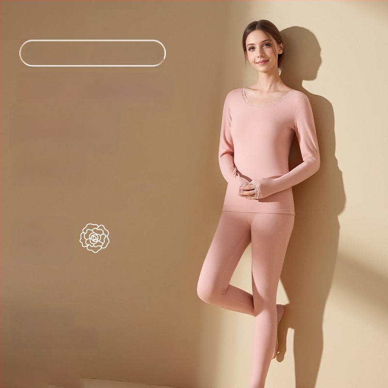 Moteriškas akrilo terminis komplektas su antibakteriniu poveikiu; šiluma storas 201-250 g/m2 su veluro pamušalu; viršus megztinis su ilgomis rankovėmis; apačia kelnes; pagrindinis pluošto kiekis 30-50%.