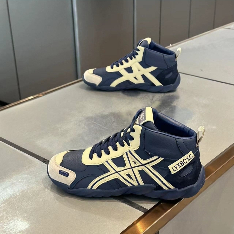 Vyriniai aukšti sportiniai bateliai su raišteliais, aštrus nosis, mikropluošto viršutinė dalis, PU įdėklas