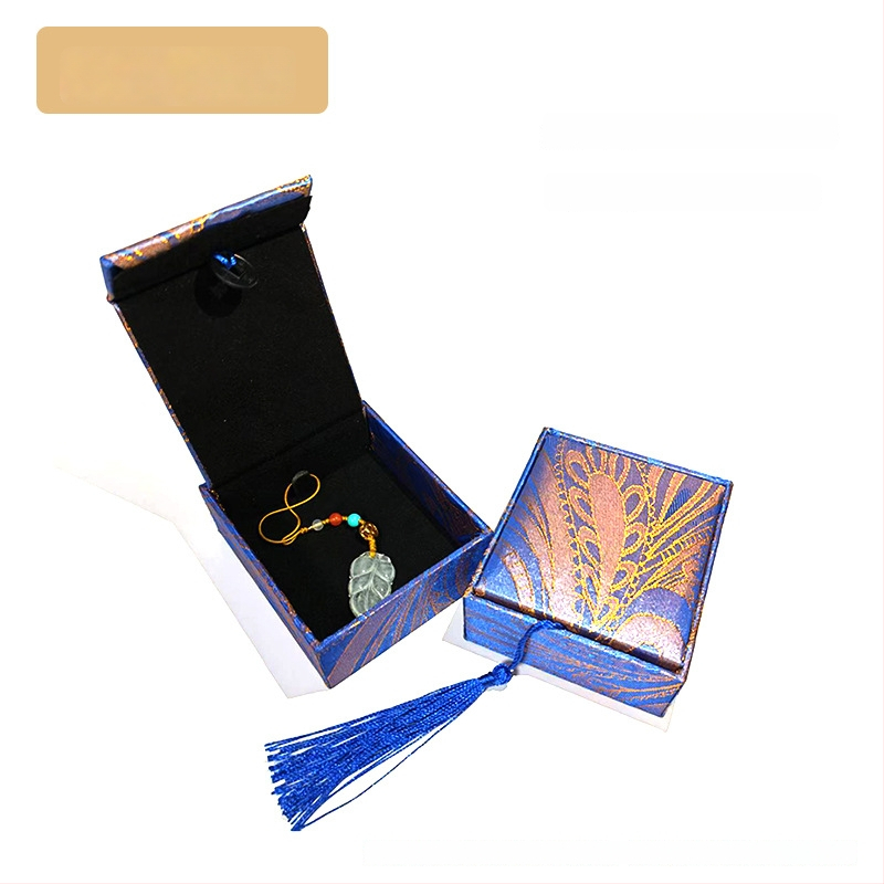 Pendentes kaste - auduma materiāls, juvelierizstrādājumu iepakojuma kastīte, piemērota kaklarotai/pendantam, zīmols Fuxing