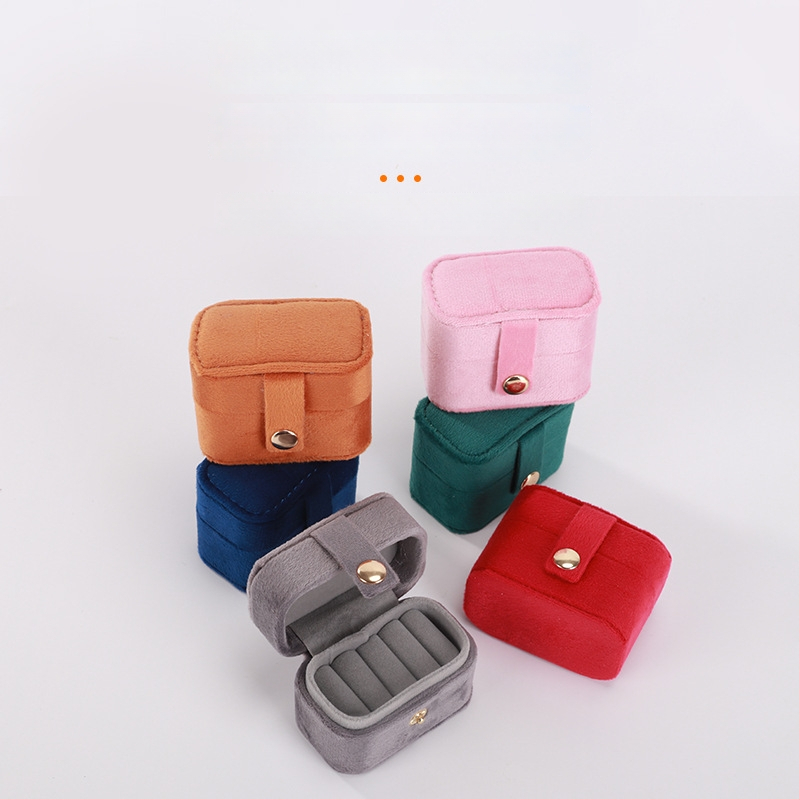 Maza rotaslietu uzglabāšanas kārba gredzeni un auskariem – kvadrātforma, rīsu velūrs, iepakojums pārdošanai, izcelsme Dongguan, Ķīna