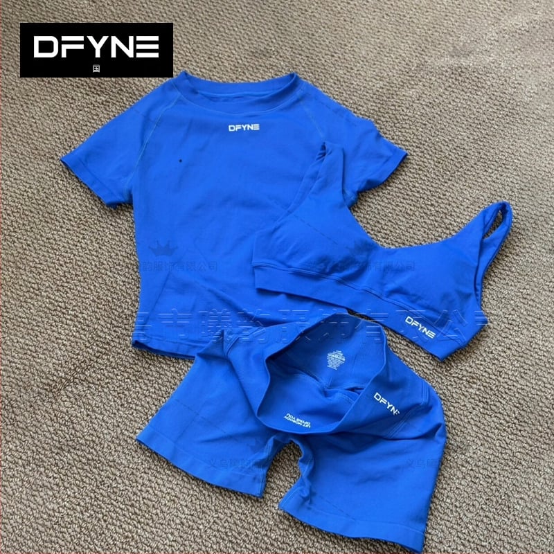 DFYNE kolmeosaline fitness komplekt: lühikeste varrukatega ülaosa ja lühikesed püksid, nailon-spandex kangas, kulumiskindel, kõhu pikkus, ümmargune kaelus