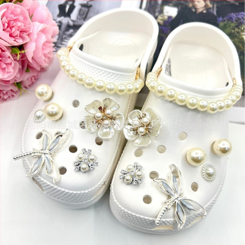 Metalni ukrasi za Crocs: cvijet camellie i dragonfly s kristalima, kompatibilno s ukrasnim kopčama Crocs, DIY materijali