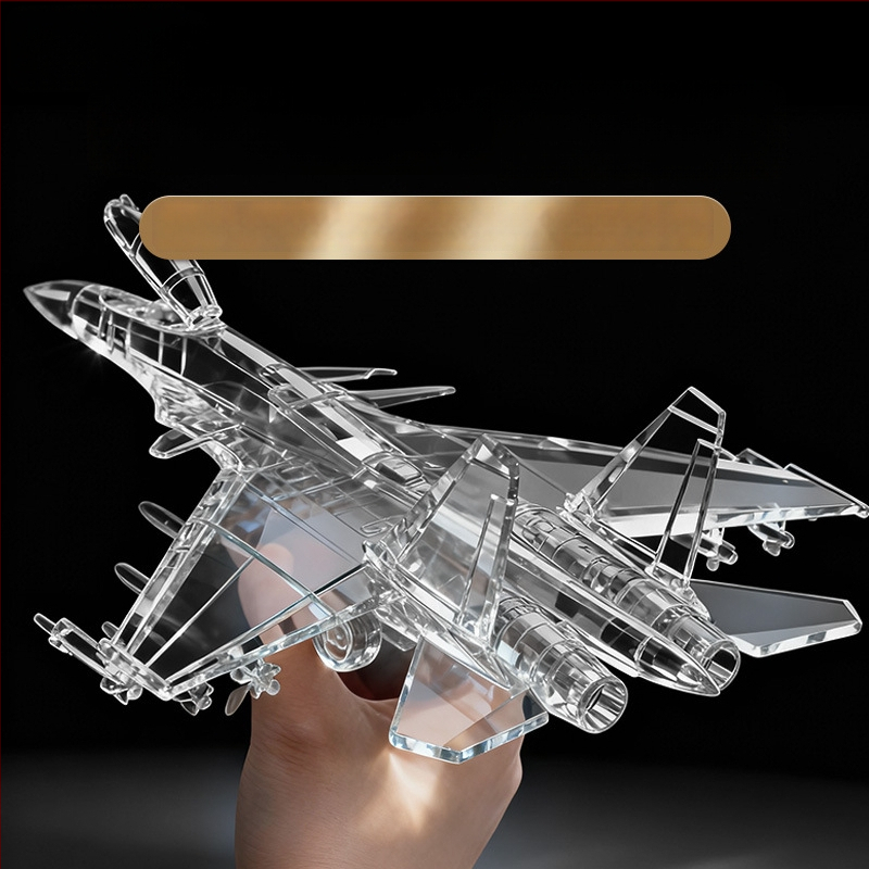 J-35 laevakandjale mõeldud lennukimudel, kristallist 3D-sisegravüüuriga, suuremahuline eksponaat