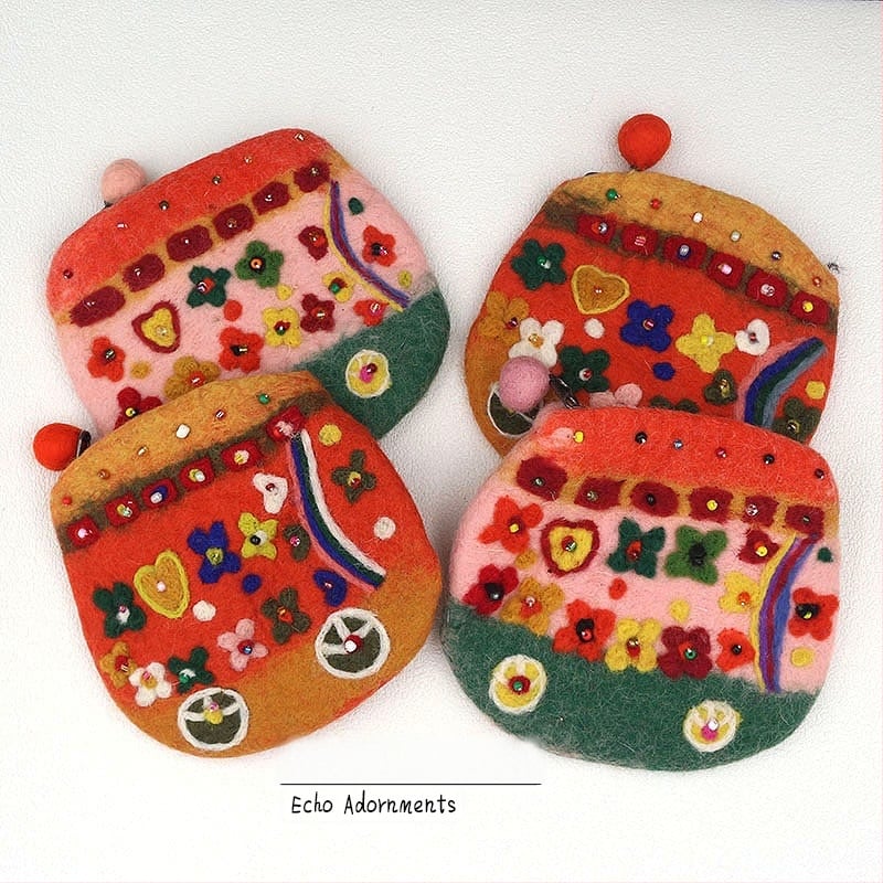 Монетник от филц, флорална шарка, стил свеж и сладък, за жена, есен 2025 (Материал: филц; Модел: флорална шарка; Стил: свеж и сладък; Пол: жена; Година/Сезон: есен 2025)