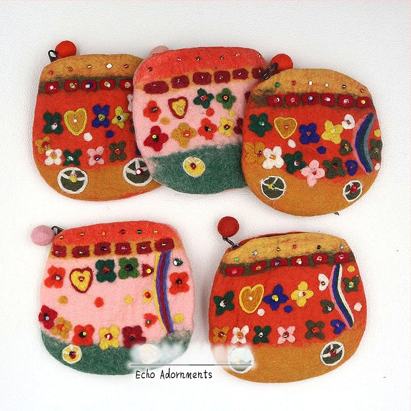 Монетник от филц, флорална шарка, стил свеж и сладък, за жена, есен 2025 (Материал: филц; Модел: флорална шарка; Стил: свеж и сладък; Пол: жена; Година/Сезон: есен 2025)