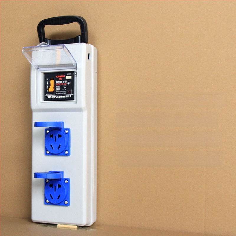 Портативна кутия за строителна площадка с защита срещу токов теч, IP54 водоустойчивост, монтаж на повърхността, поликарбонатов корпус, гнезда за включване