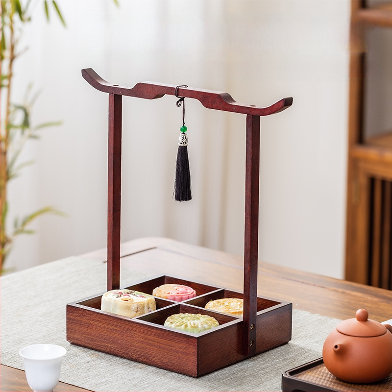 Плодова чиния в новокитайски ретро стил с разделени секции за сервиране, сватбена закуска, от бамбук