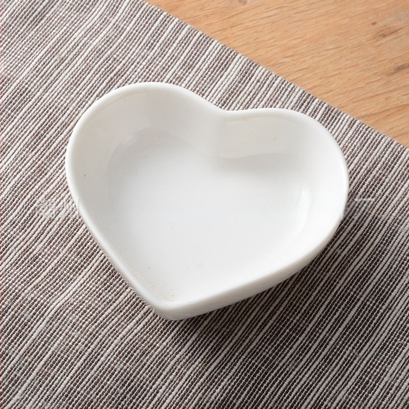 Vas ceramic în formă de inimă pentru condimente – veselă de bucătărie versatilă, potrivită pentru cuptorul cu microunde