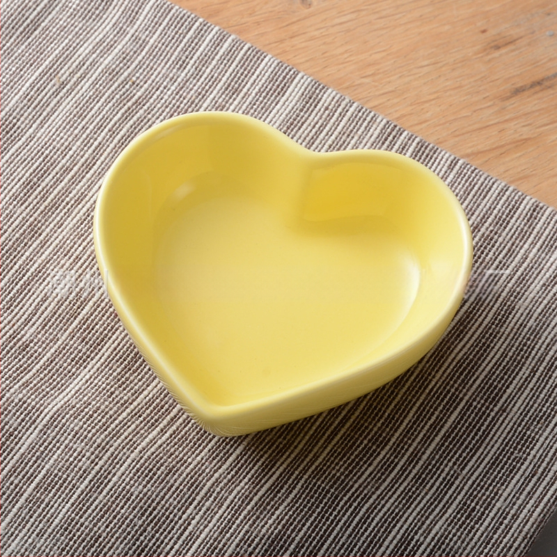 Vas ceramic în formă de inimă pentru condimente – veselă de bucătărie versatilă, potrivită pentru cuptorul cu microunde