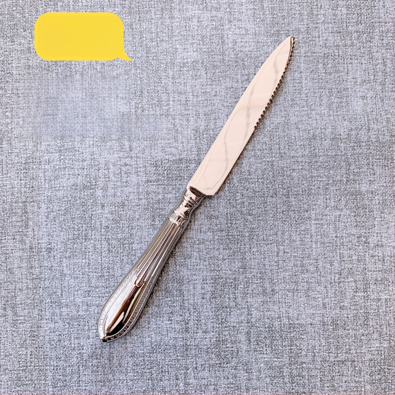 304 rozsdamentes acél nyugati evőeszköz készlet — kovácsolt steak kés, villa és kanál, vonalas mintázat, tükrös felület