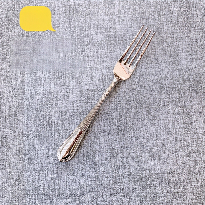 304 rozsdamentes acél nyugati evőeszköz készlet — kovácsolt steak kés, villa és kanál, vonalas mintázat, tükrös felület