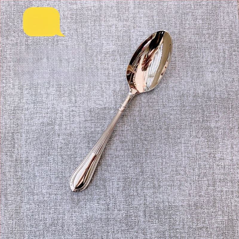 304 rozsdamentes acél nyugati evőeszköz készlet — kovácsolt steak kés, villa és kanál, vonalas mintázat, tükrös felület