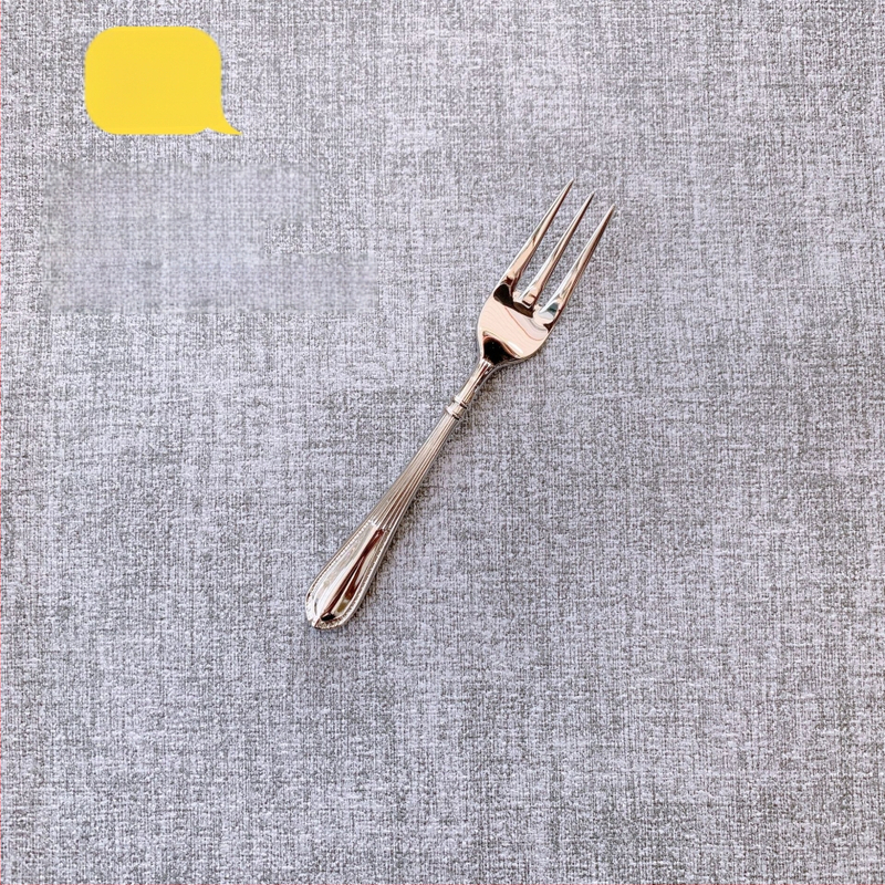 304 rozsdamentes acél nyugati evőeszköz készlet — kovácsolt steak kés, villa és kanál, vonalas mintázat, tükrös felület