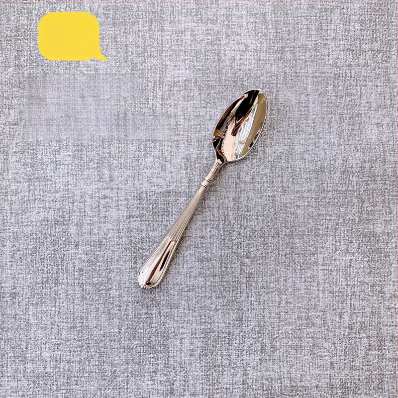 304 rozsdamentes acél nyugati evőeszköz készlet — kovácsolt steak kés, villa és kanál, vonalas mintázat, tükrös felület