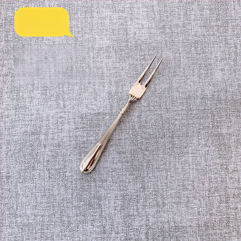 304 rozsdamentes acél nyugati evőeszköz készlet — kovácsolt steak kés, villa és kanál, vonalas mintázat, tükrös felület