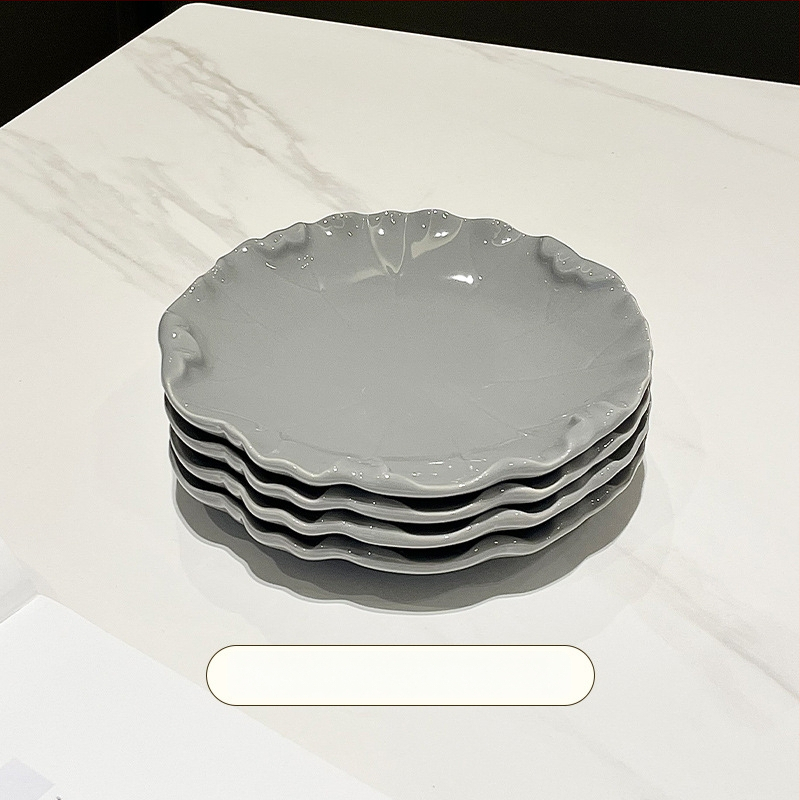 Porcelán falatkás tál, skandináv stílus, szabálytalan forma, egyszerű mintázat