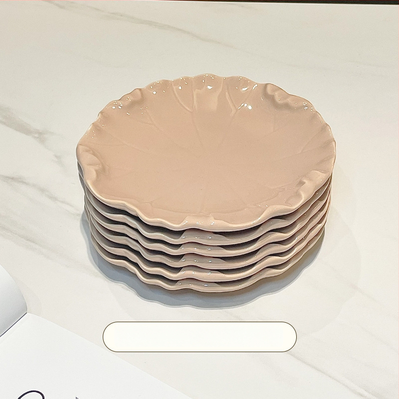 Porcelán falatkás tál, skandináv stílus, szabálytalan forma, egyszerű mintázat