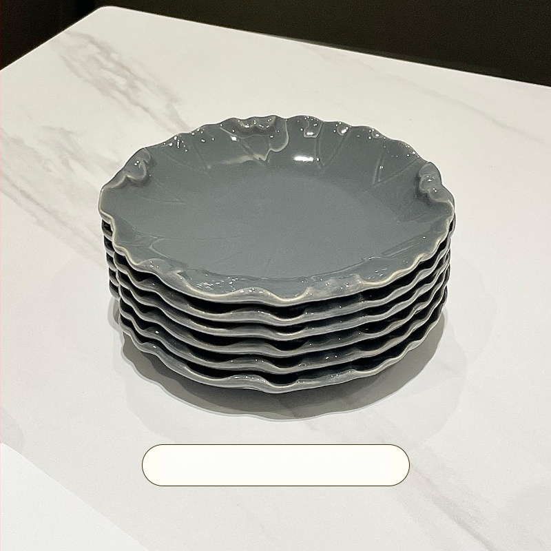 Porcelán falatkás tál, skandináv stílus, szabálytalan forma, egyszerű mintázat