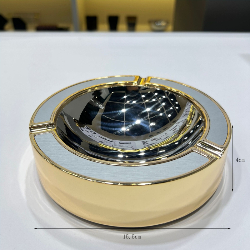 Rozsdamentes acél mikrofonállvány hamuval és pohártartóval – KTV asztali dekoráció, modern letisztult stílus, tároló funkció, 500 g