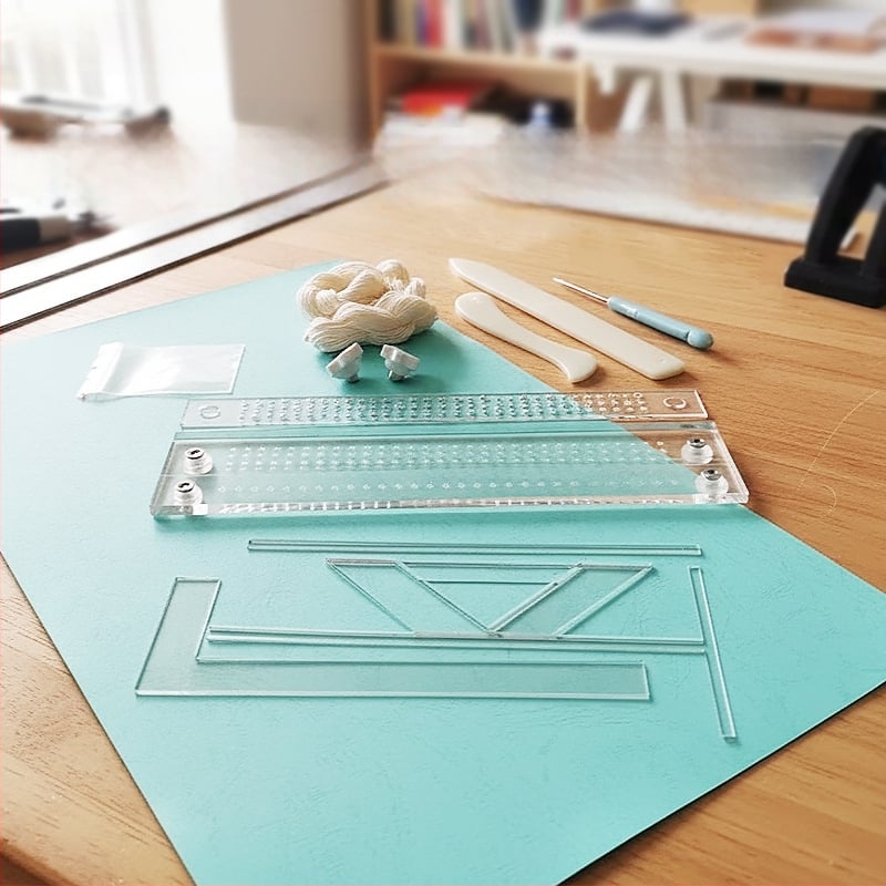 Nuo Ba Bai brändi akrüül DIY tööriist vihikute köitmiseks (mudel NBB-056): albumi katte valmistamine, positsioneerimise joonestik ja puurimine