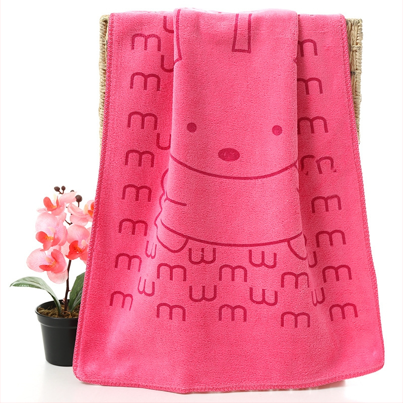 Кърпа за сушене на коса от микрофибър с принт на мультяшен герой и бродиран логотип, персонализирана обработка; Материал: 80% полиестер + 20% полиамид; Тегло: 50–80 г/м²; Процес: печат