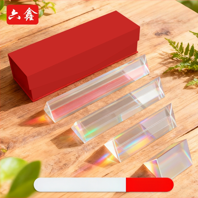 Optikai prizma fizika kísérletekhez: törés és diszperzió, K9 modell, üveg-plasztik kivitel