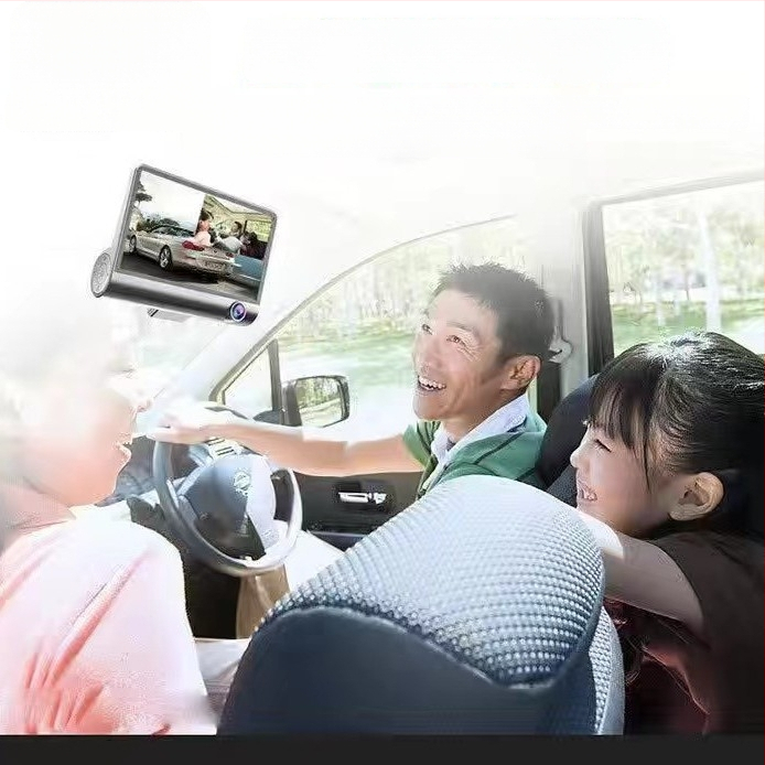 4-inčni dashcam s tri leće: prednja, unutarnja i stražnja kamera, 1080p noćni snimak